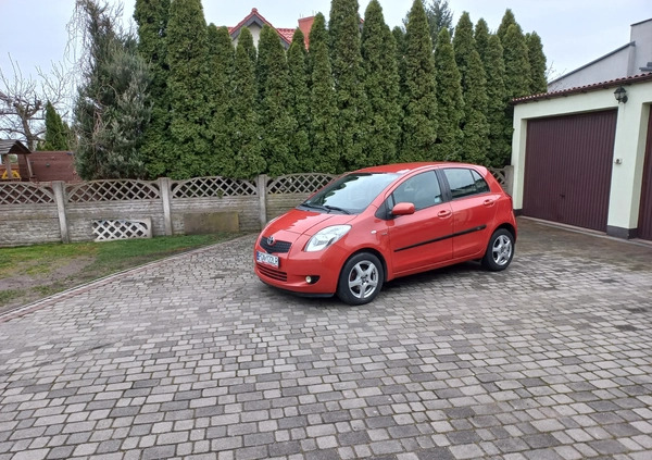 Toyota Yaris cena 16900 przebieg: 210442, rok produkcji 2006 z Witkowo małe 172